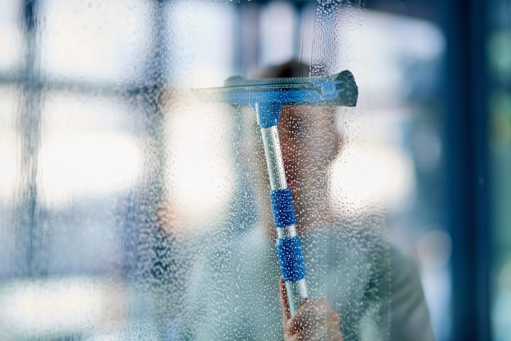 man window cleaning office window