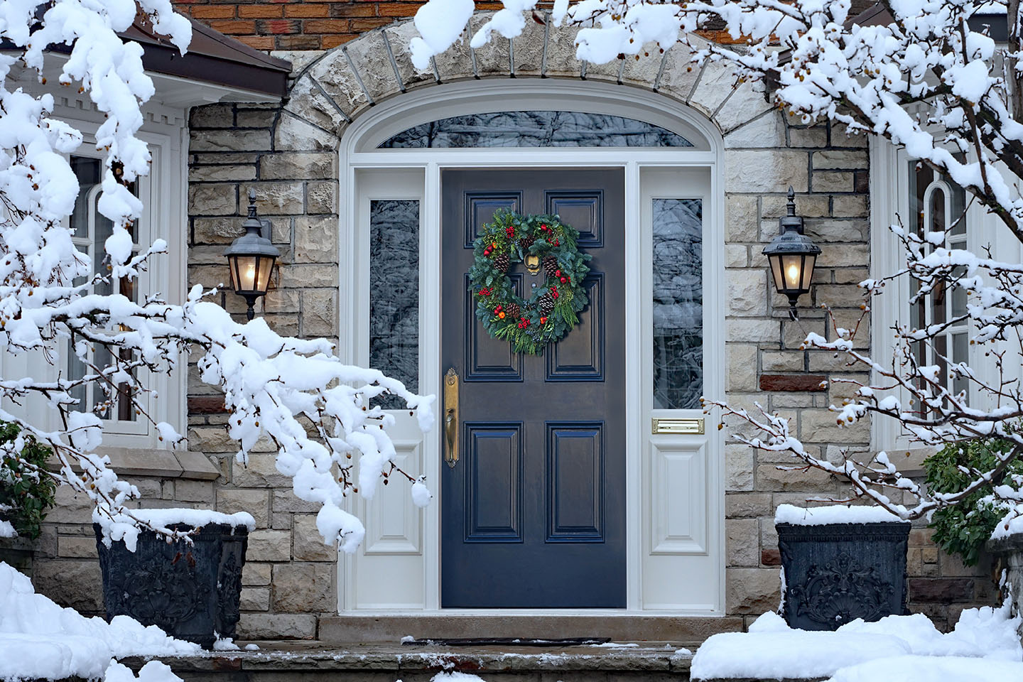 How to Combat the Grime of Winter: Window Cleaning In Chicago