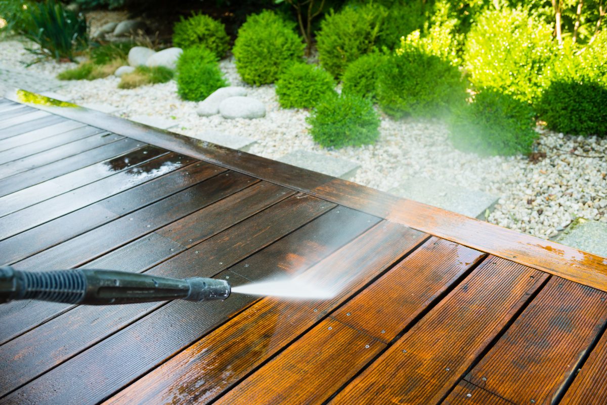 how to pressure wash a deck