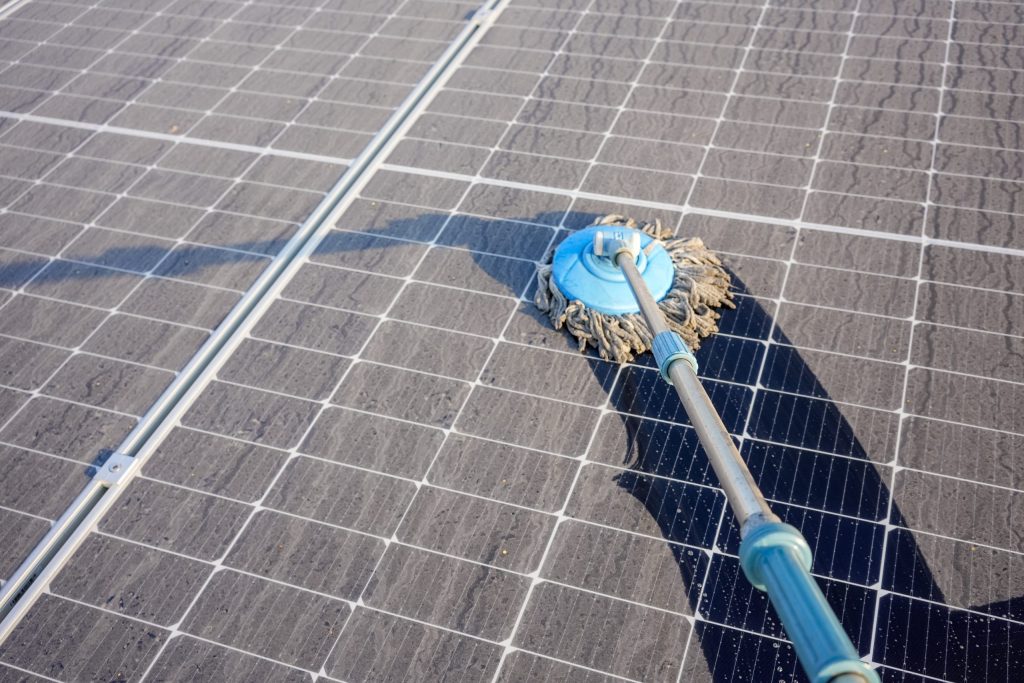 solar panels cleaning