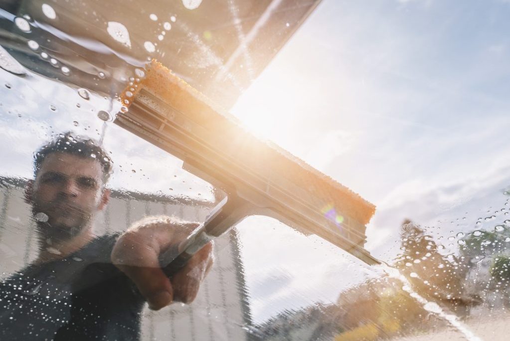 5 Signs You Need Professional Window Cleaning in Bloomingdale, IL