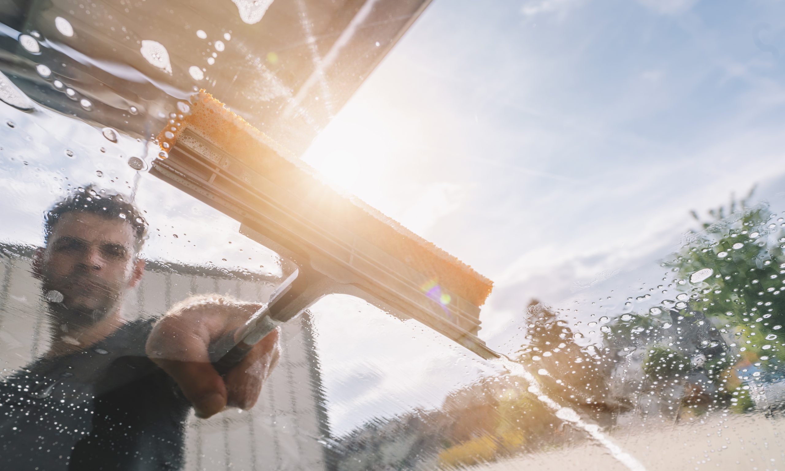 5 Signs You Need Professional Window Cleaning in Bloomingdale, IL