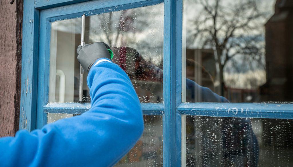 professional window cleaners