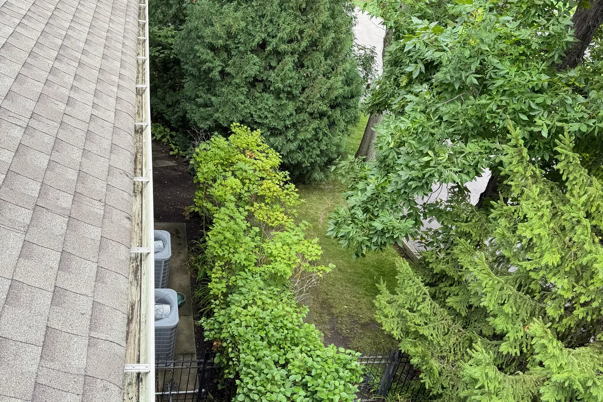 Gutter Cleaning — Highland Park, IL