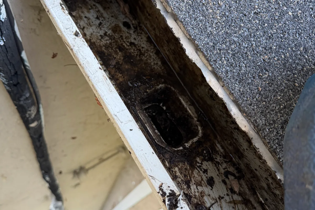 Gutter Cleaning — Kenilworth, IL