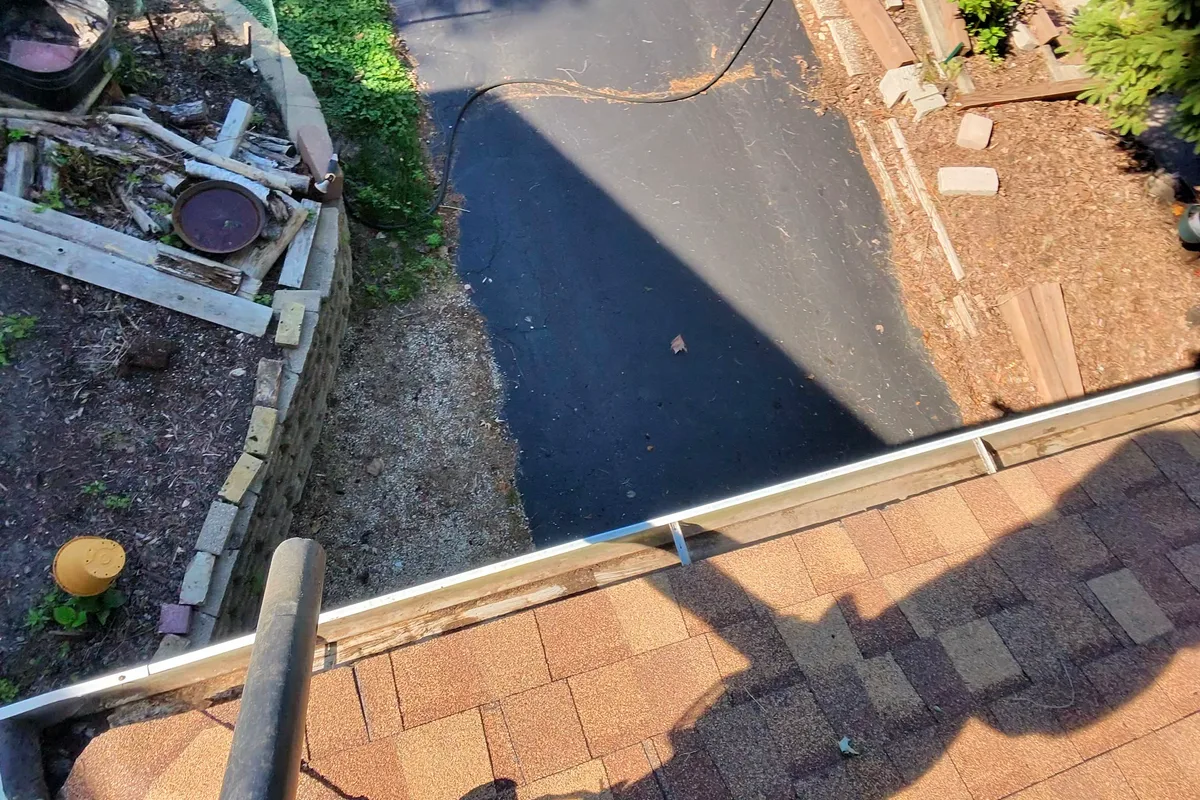 Gutter Cleaning after — Libertyville IL 1-story house
