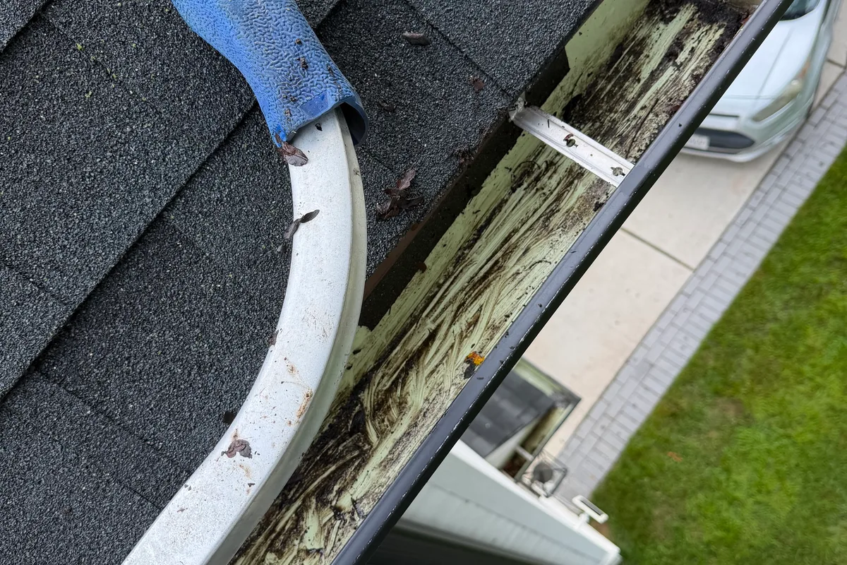 Gutter Cleaning after — Northbrook IL 2-story house