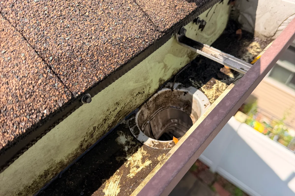 Gutter Cleaning after — Vernon Hills IL 2-story house