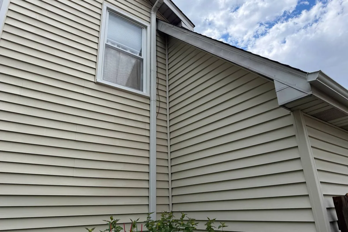 Power Washing after — Buffalo Grove IL 2-story house