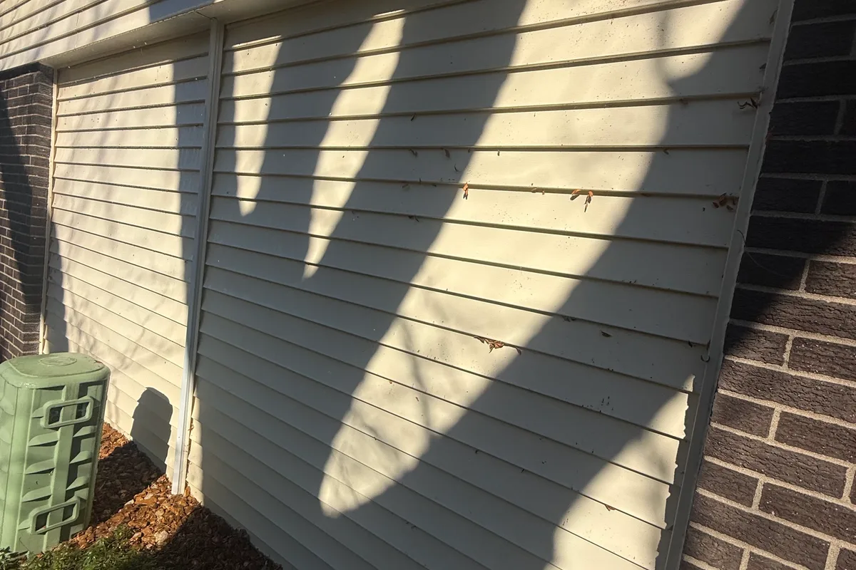 Power Washing before — Fox Lake IL 1-story house