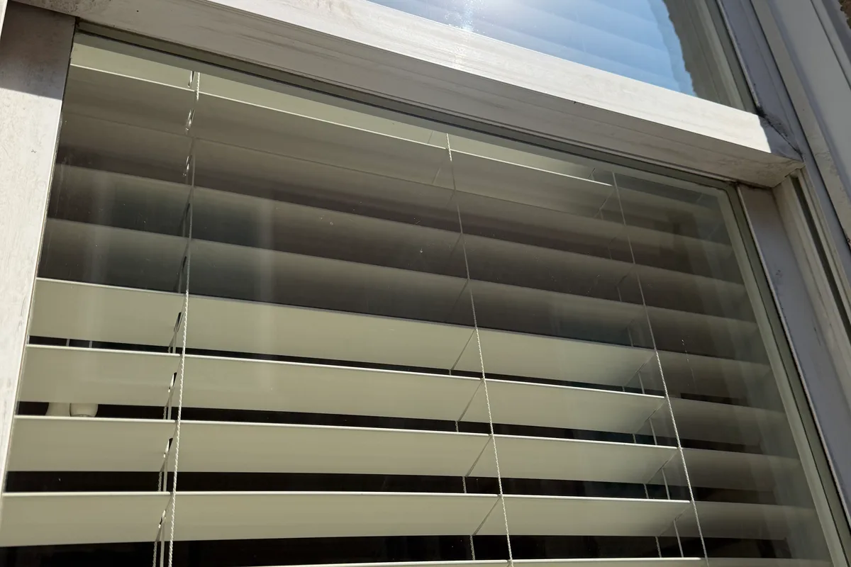 Window Washing after — Chicago IL 2-story house