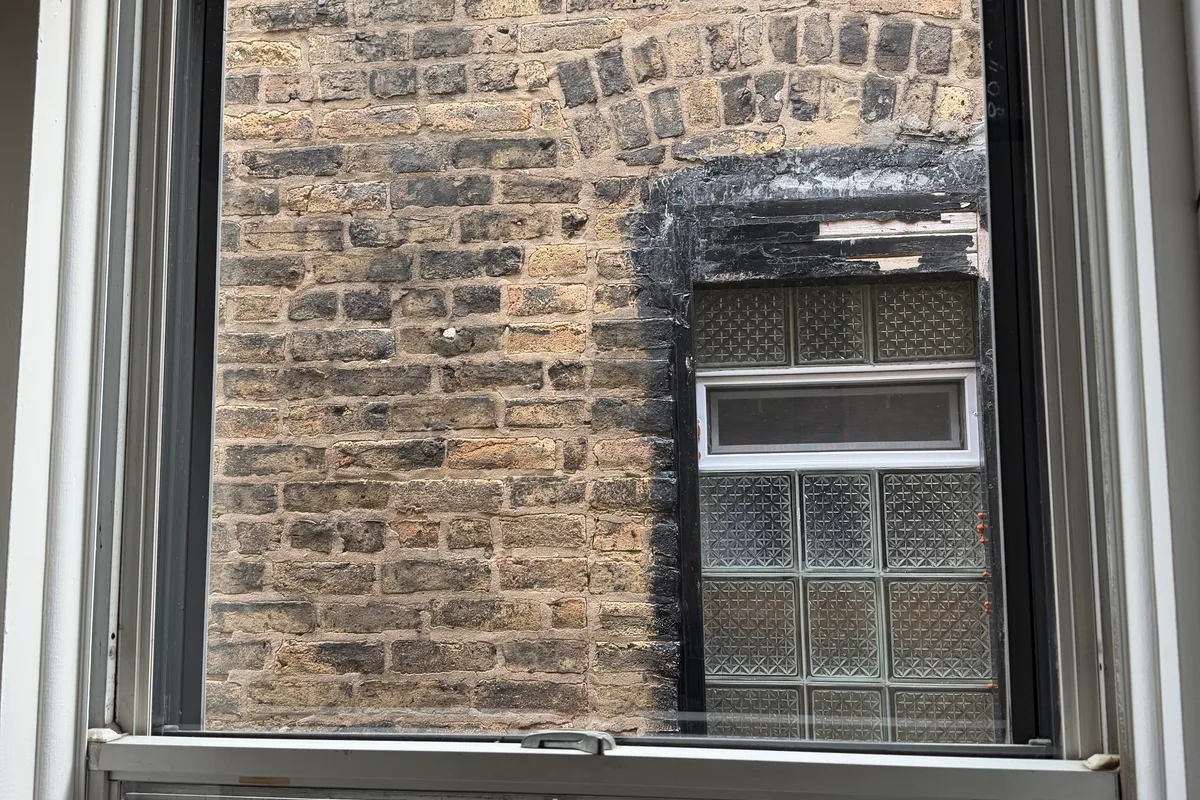 Window Washing after — Chicago IL 3-story house