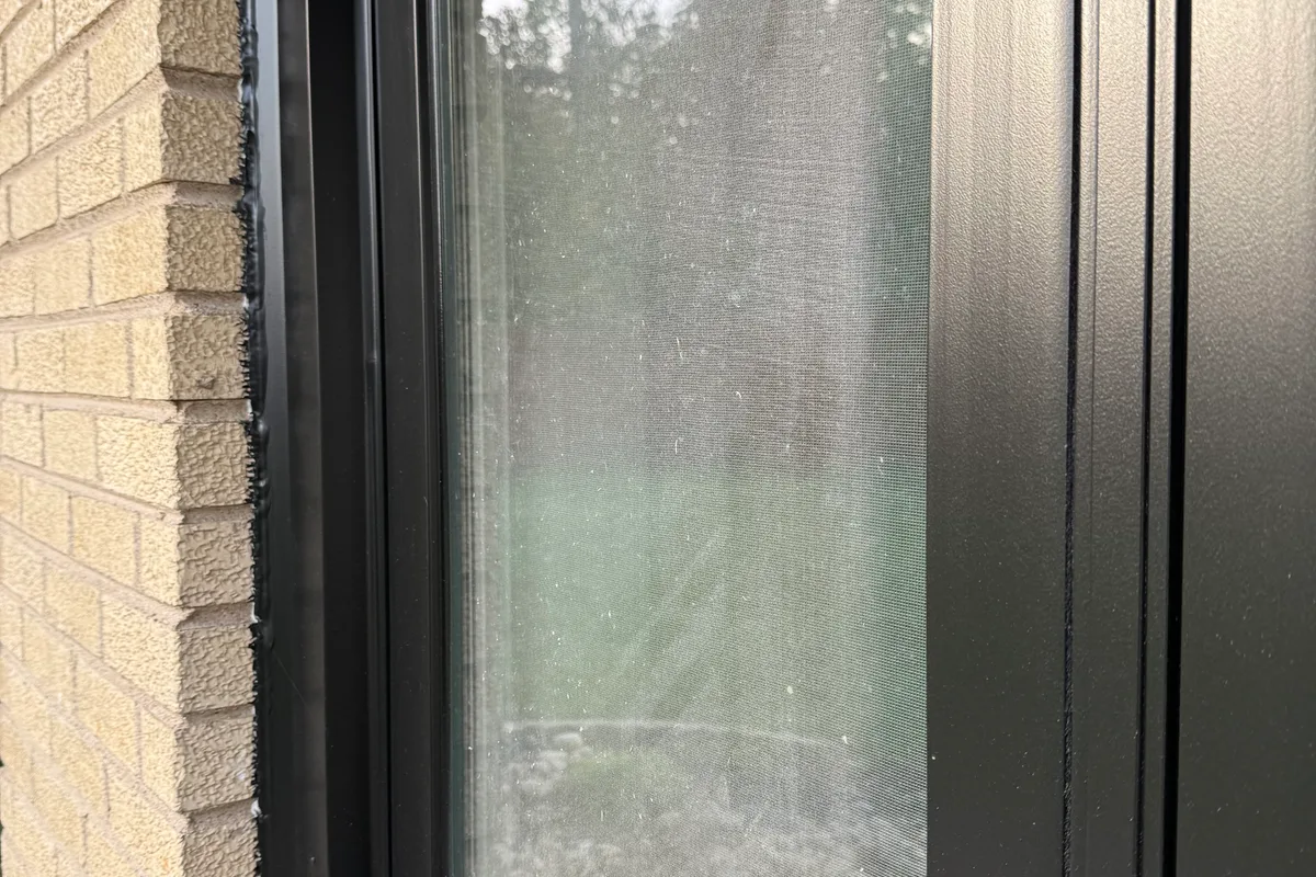 Window Washing before — Des Plaines IL 1-story house
