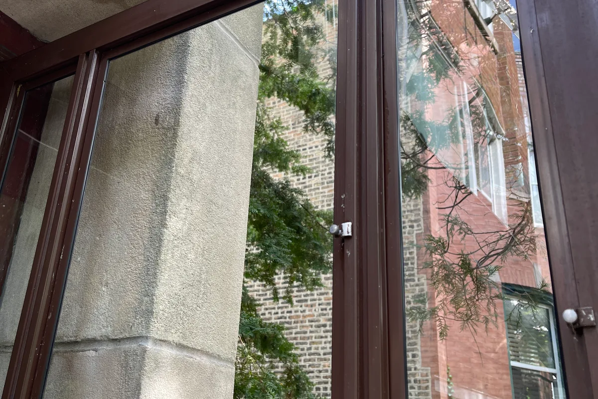 Window Washing after — Evanston IL 3-story house