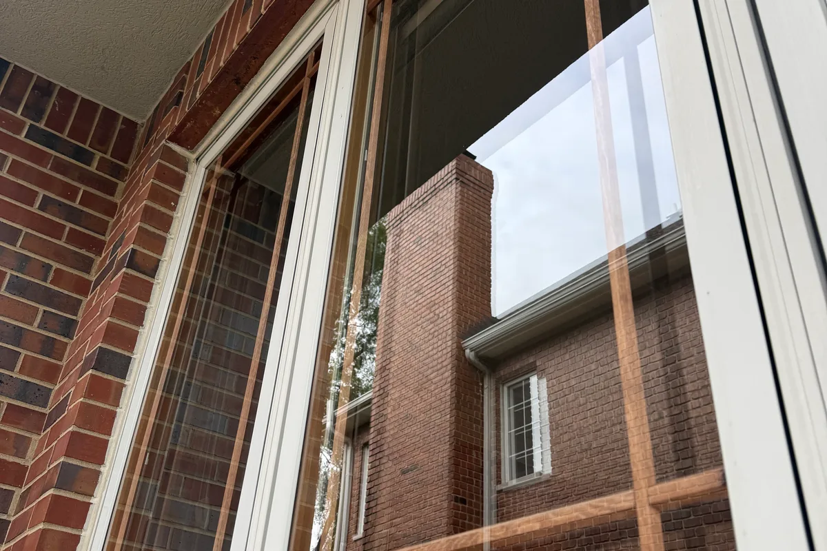 Window Washing after — Hinsdale IL 3-story house