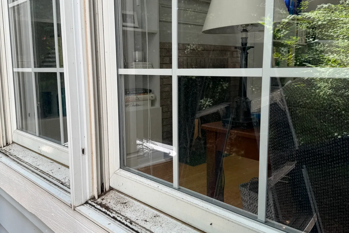 Window Washing before — Lake Forest IL 2-story house
