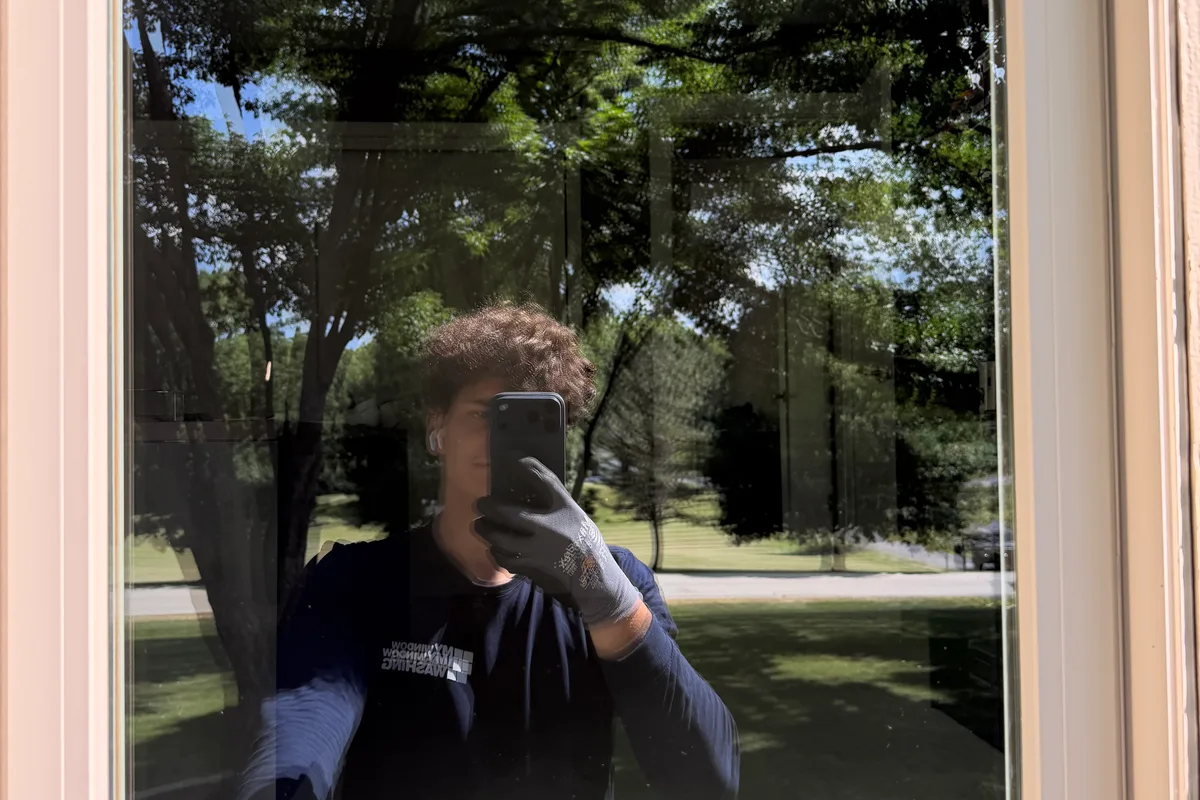Window Washing after — South Barrington IL 2-story house