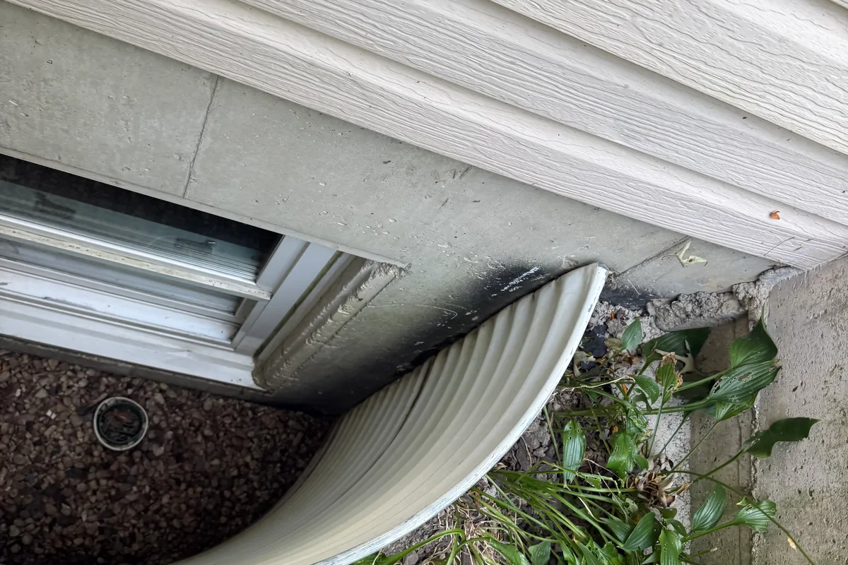 Window Washing after — Wheeling IL 1-story house