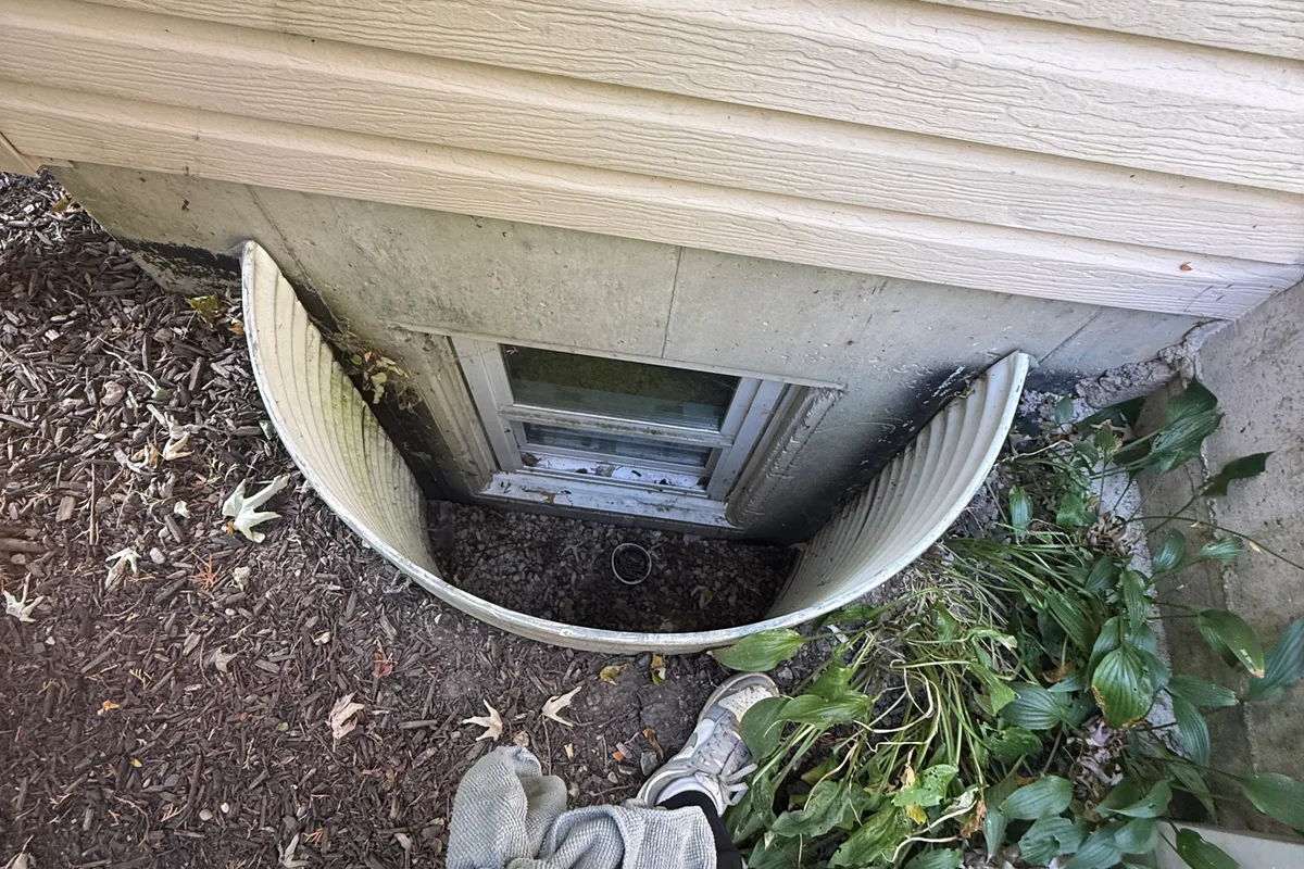 Window Washing before — Wheeling IL 1-story house
